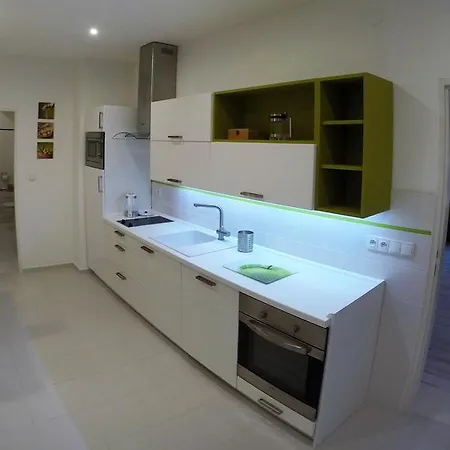 アパート Cechovni