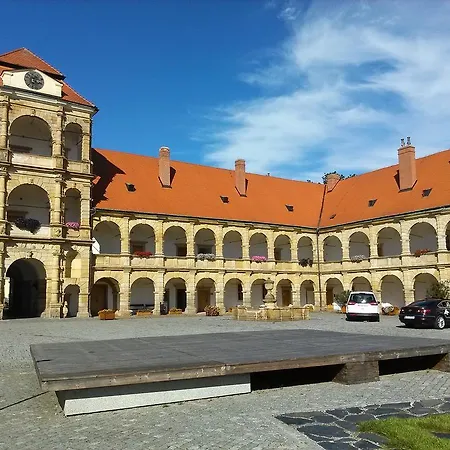 Cechovni アパート *